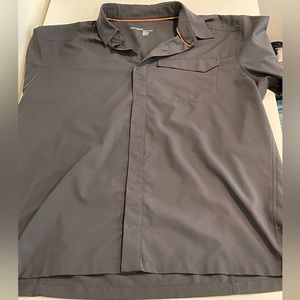 Men’s Arc’teryx grey snap Skyline short sleeve shirt size XL